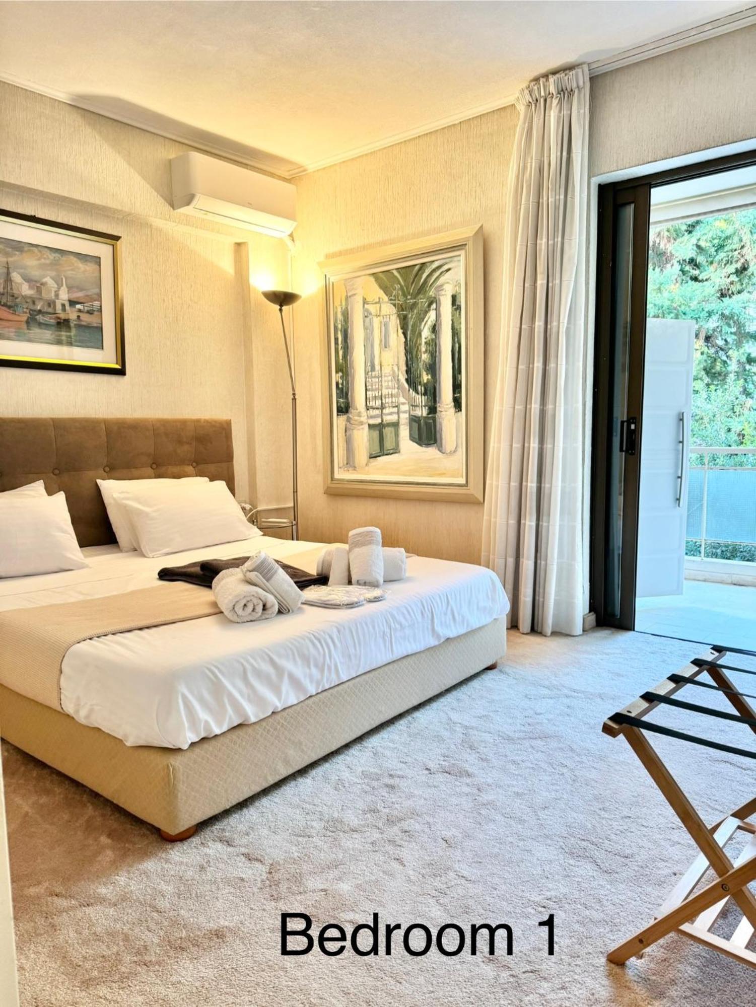 Comfy Condo Vouliagmeni Atene Esterno foto