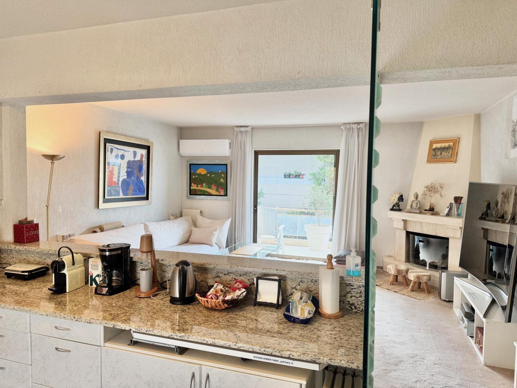 Comfy Condo Vouliagmeni Atene Esterno foto