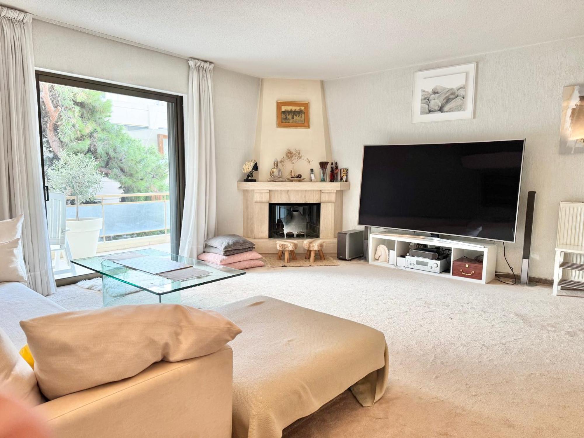 Comfy Condo Vouliagmeni Atene Esterno foto
